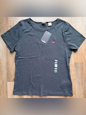 🆕 LEVI’S | Essential Sporty Ribbed Tee | Slim Fit Top | Logo Tee